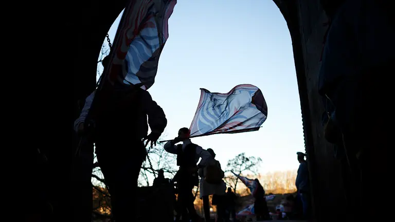 La llegada de los Reyes Magos a Pamplona a través de La Magdalena y el Portal de Francia. PABLO LASAOSA
