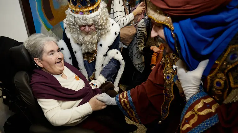 Visita de SS.MM. Los Reyes Magos a la Casa de Misericordia de Pamplona. IÑIGO ALZUGARAY