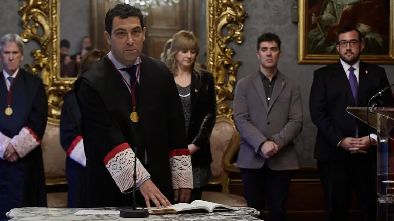 Hugo López López toma posesión como miembro del Consejo de Navarra. IÑIGO ALZUGARAY