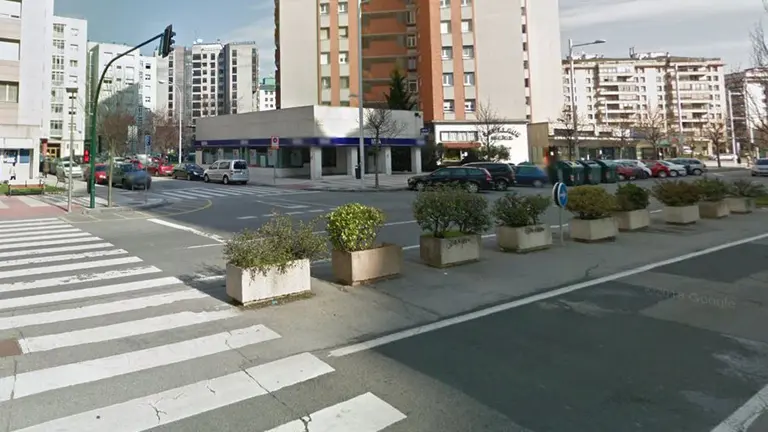 Imagen de archivo de la avenida Bayona de Pamplona. ARCHIVO