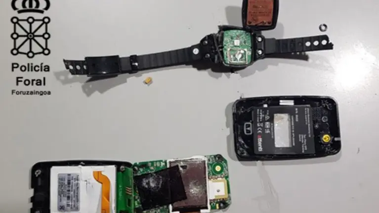 Se arranc&oacute; y rompi&oacute; del dispositivo de localizaci&oacute;n que llevaba por una orden de alejamiento sobre su expareja POLIC&Iacute;A FORAL