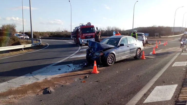 Accidente en Corella donde dos coches han colisionado y en el que han resultado heridas tres mujeres BOMBEROS DE NAVARRA
