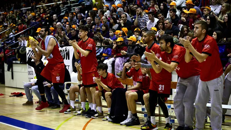 Partido entre Basket Navarra y Cat&Rest Intragás-Clima CDP en el polideportivo Arrosadía de Pamplona. IÑIGO ALZUGARAY