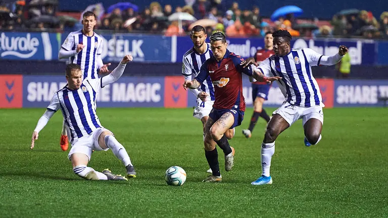 Partido entre Osasuna y Valladolid en El Sadar. MIGUEL OSÉS