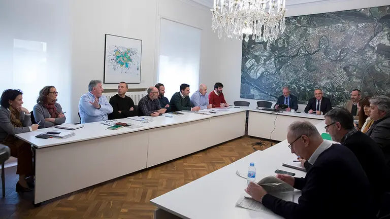 A* Jesús M Garzaron/Ayuntamiento Pamplona
F* 2020_01_22
T* Comisión de urbanismo sobre Ripagaina
L* Ayuntamiento de Pamplona