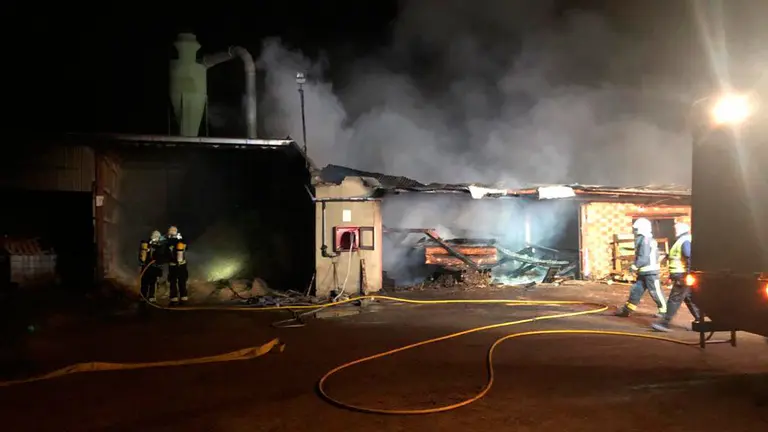 Incendio en una serrería de Cortes. CEDIDA