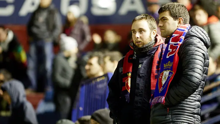 La grada de El Sadar durante el partido de La Liga Santander entre Osasuna y Levante. IÑIGO ALZUGARAY