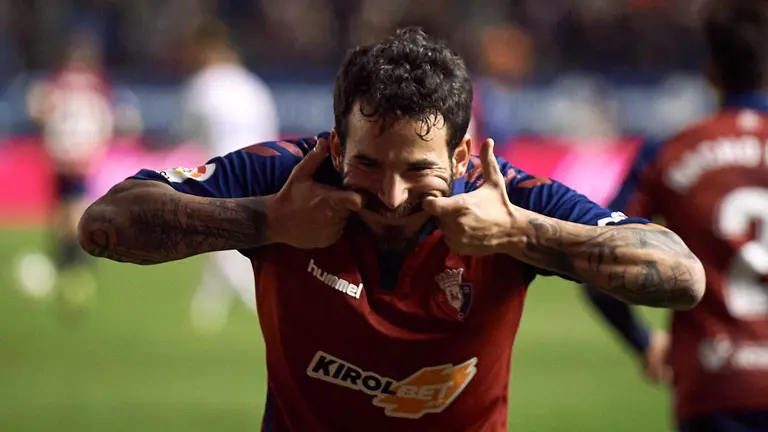 Osasuna se enfrenta al Levante en El Sadar. MIGUEL OSÉS