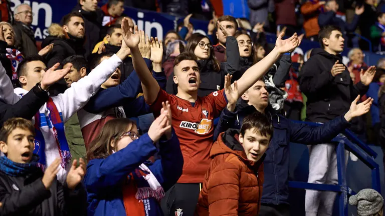 Osasuna se enfrenta al Levante en El Sadar. MIGUEL OSÉS