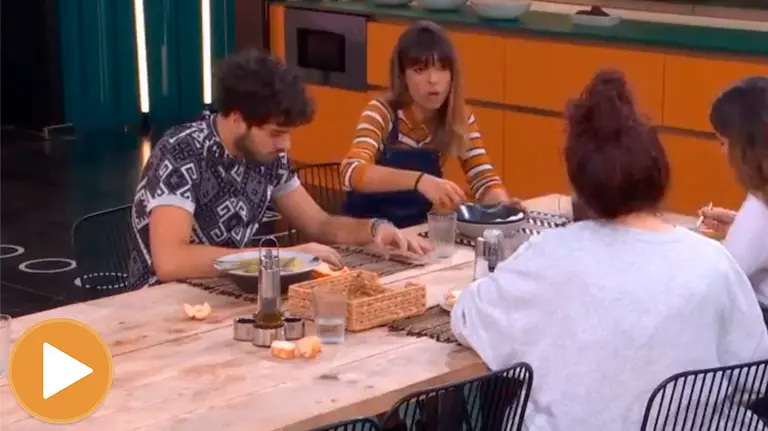 Mailen Gurbindo, durante un directo de Operación Triunfo (player)