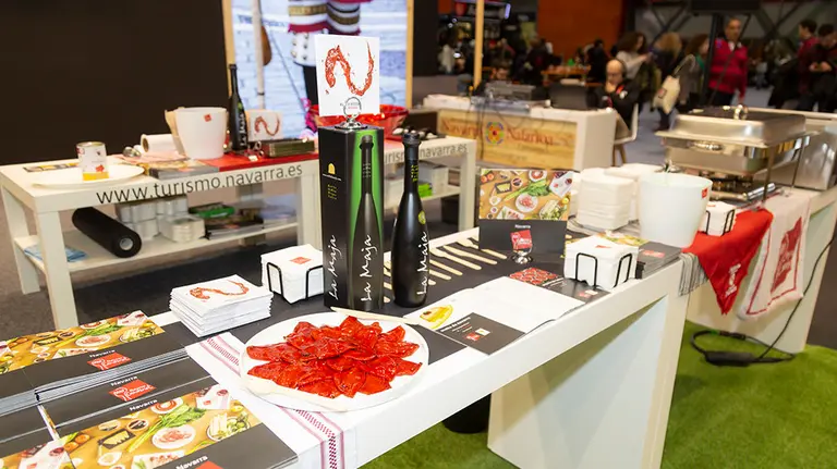 Degustación de pimientos de piquillo de Lodosa en el estand de Fitur de Navarra GOBIERNO DE NAVARRA
