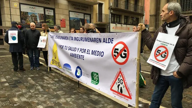 Concentración en Pamplona contra la tecnología del 5G. CEDIDA