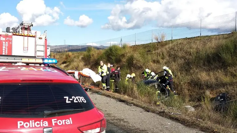 Accidente de tráfico en Barásoain, en la AP-15 (2) POLICÍA FORAL