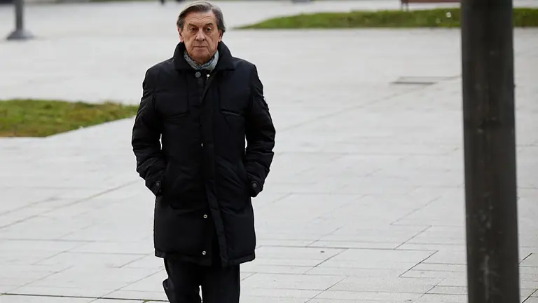 El expresidente de Osasuna, Miguel Archanco, acude al juicio por el &#39;Caso Osasuna&#39; en el Palacio de Justicia de Pamplona. IÑIGO ALZUGARAY
