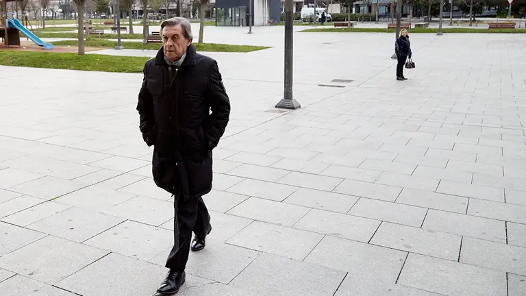 El expresidente de Osasuna, Miguel Archanco, acude al juicio por el &#39;Caso Osasuna&#39; en el Palacio de Justicia de Pamplona. IÑIGO ALZUGARAY