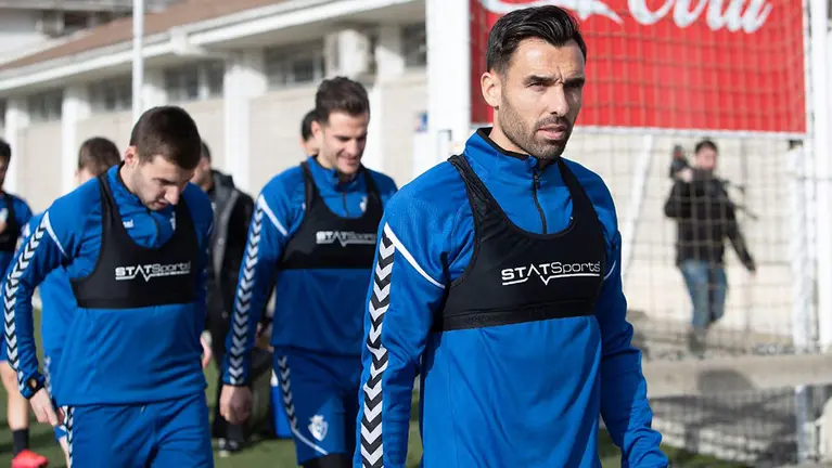Enric Gallego durante su primer entrenamiento como futbolista de Osasuna. OSASUNA