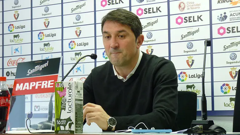 Braulio Vazquez en la sala de prensa de Tajonar