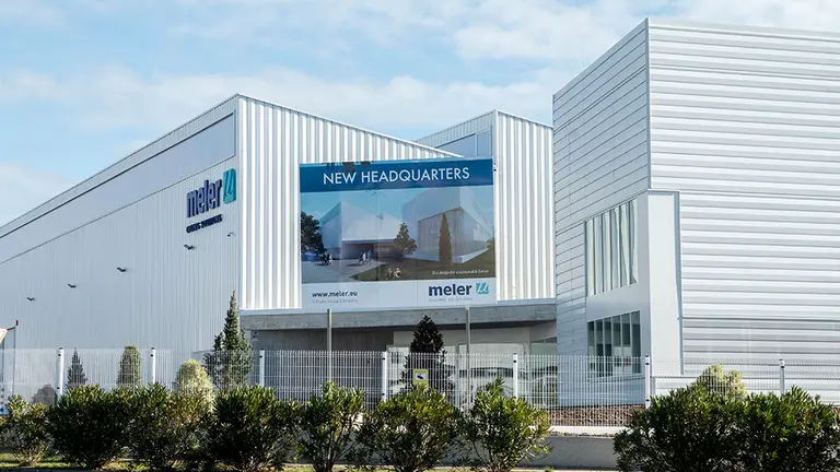 Fachada principal de la nueva empresa Focke Meler asentada en Arazuri. SALVADOR ARELLANO