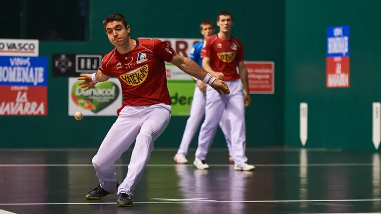 Partido de Pelota en el frontón Labrit con Víctor-Mariezkurrena frente a Iribarría-Rezusta. MIGUEL OSÉS