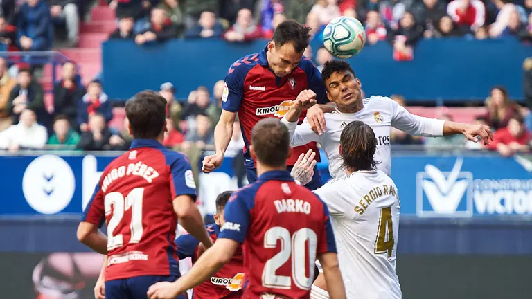 Partido entre Osasuna y Real Madrid en El Sadar. MIGUEL OSÉS
