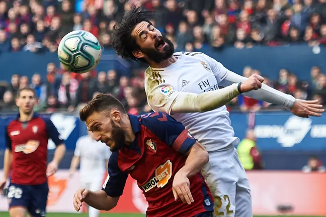 Partido entre Osasuna y Real Madrid en El Sadar. MIGUEL OSÉS