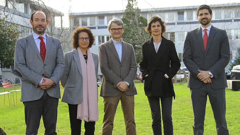 De izquierda a derecha, Jesús López Fidalgo (director), Stella Maris Salvatierra (subdirectora), Sergio Ardanza-Trevijano (subdirector), Elisabeth Viles
(subdirectora),