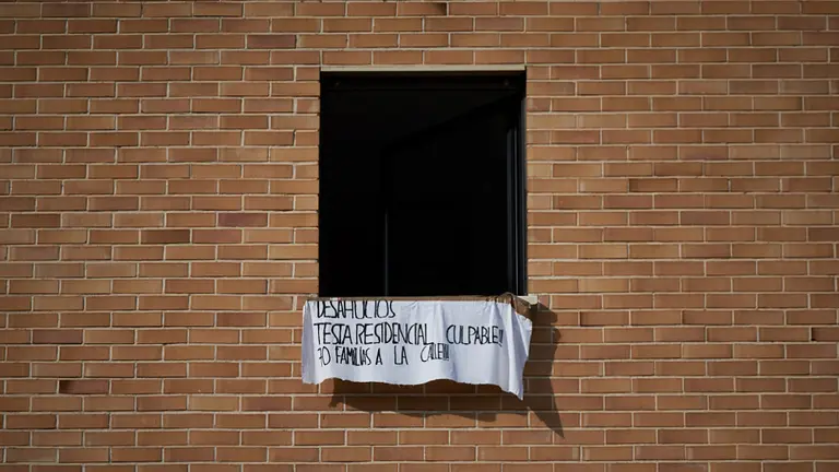 Edificio en la Rochapea amenazado de desahucio. MIGUEL OSÉS