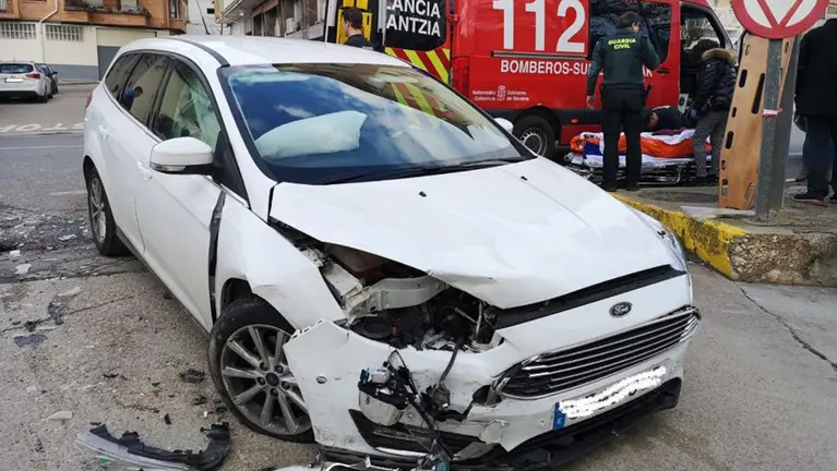 Tres personas han resultado heridas en una colisión de Lodosa. GUARDIA CIVIL