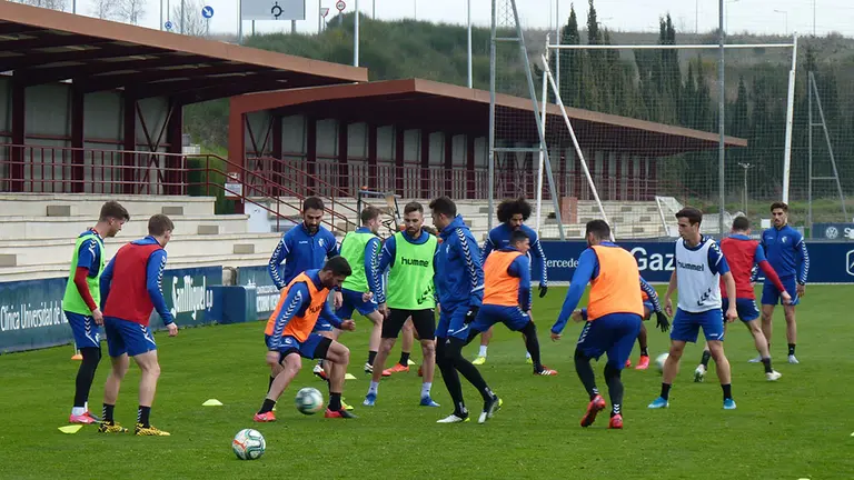 Entrenamiento de jugadores de Osasuna en Tajonar. Navarra.com