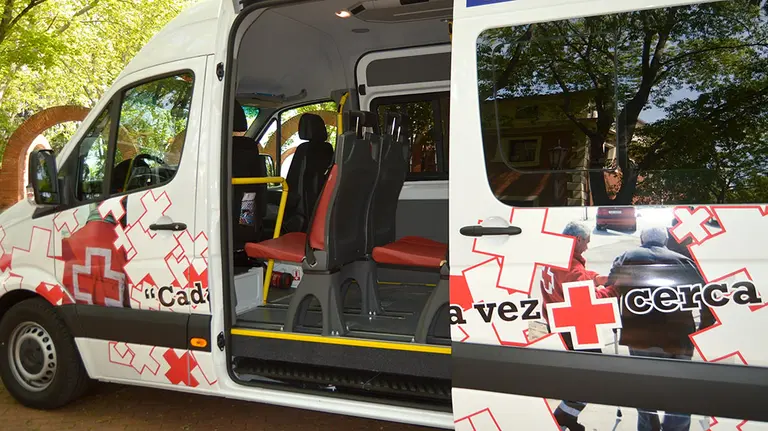 Vehículo adaptado para el transporte de personas con discapacidad en Navarra GOBIERNO DE NAVARRA