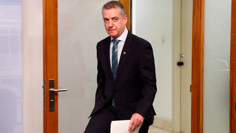 GRAFCAV2479. VITORIA (ESPAÑA), 10/02/2020.- El Lehendakari Iñigo Urkullu comparece este lunes en Vitoria para anunciar que las elecciones autonómicas vascas se celebrarán el próximo 5 de abril, cinco meses antes del final natural de la legislatura. EFE/ David Aguilar
