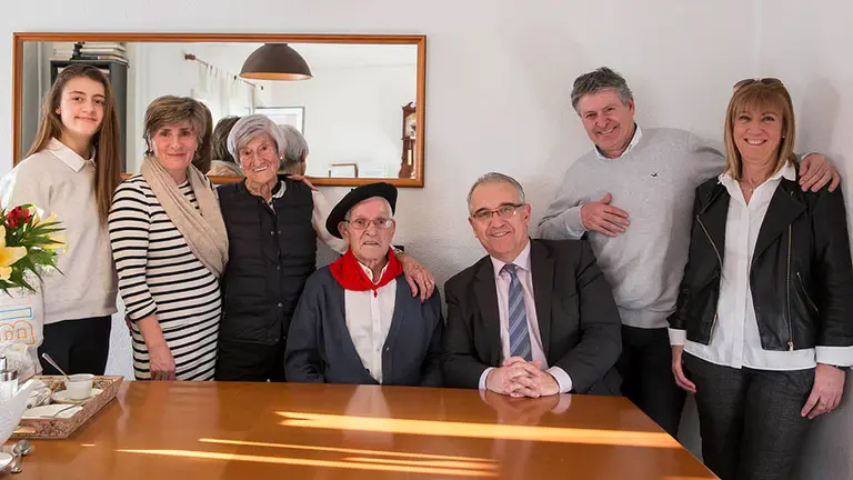 A* Jesús Garzaron/Ayuntamiento de Pamplona
T* Rafael, Centenario
F* 2020_02_18
L* Pamplona