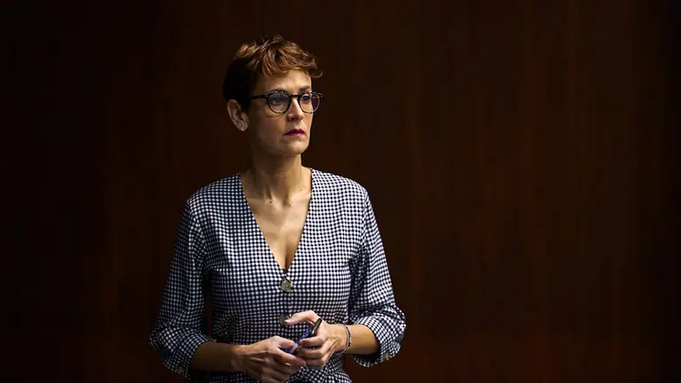 María Chivite, presidenta del gobierno de navarra, durante el pleno parlamentario. MIGUEL OSÉS