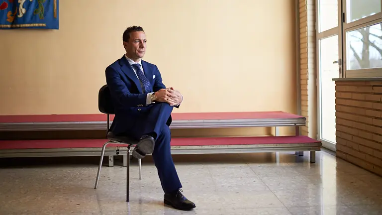 El torero Rafaelillo  posa para un retrato momentos previos a la mesa redonda sobre tauromaquia organizadas en la UPNA. MIGUEL OSÉS