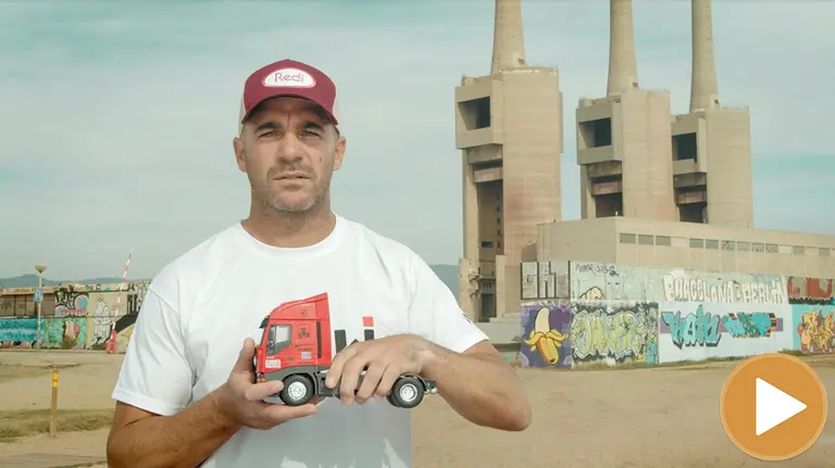 El exjugador de Osasuna Walter Pandiani, en el anuncio sobre el cártel de camiones (player) CEDIDA