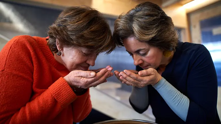 Cafeteria Afortunato en Soto Lezkairu donde se tuesta y se prepara su propio cafe ecológico. MIGUEL OSÉS