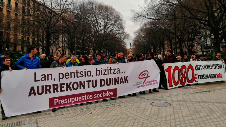 Concentración de ELA y LAB contra los Presupuestos de 2020. EUROPA PRESS