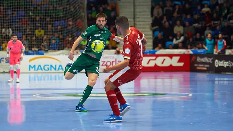 Osasuna Xota se enfrenta a El Pozo Murcia en el Pabellón Anaitasuna de Pamplona. MIGUEL OSÉS