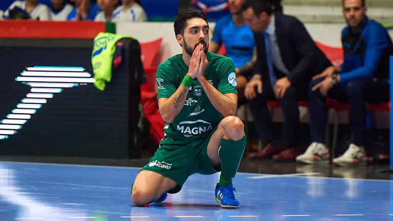 Osasuna Xota se enfrenta a El Pozo Murcia en el Pabellón Anaitasuna de Pamplona. MIGUEL OSÉS