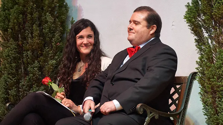Presentación del libro 'Nahia', de Juan Frommknecht y Sandra Iraizoz en el colegio Teresianas de Pamplona. MIGUEL OSÉS