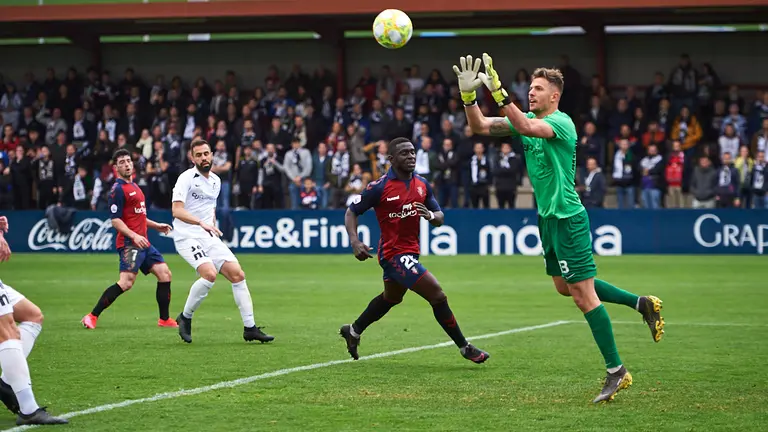 Osasuna Promesas se enfrenta al Burgos en las instalaciones de Tajonar. MIGUEL OSÉS