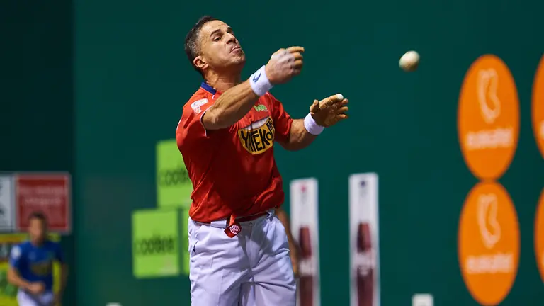 Partido de pelota en el Labrit entre Olaizola-Urrutikoetxea y Artola-Ímaz. MIGUEL OSÉS