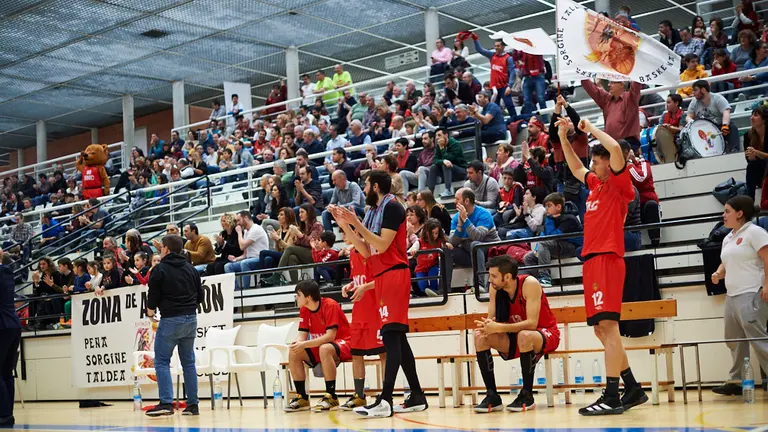 El Basket Navarra se enfrenta al Villarrobledo en el Polideportivo Arrosadia de Pamplona. MIGUEL OSÉS