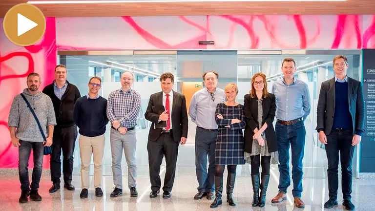 Los doctores Ignacio Melero y María Rodríguez Ruiz (5º y 8ª por la izquierda) con los socios del proyecto internacional (player) CEDIDA