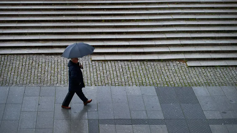 Tiempo, lluvia, paraguas, invierno, otoño, primavera, agua. MIGUEL OSÉS