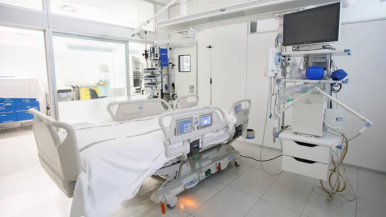 Box con posibilidad de presión positivanegativa en UCI A del CHN - coronavirus (2)