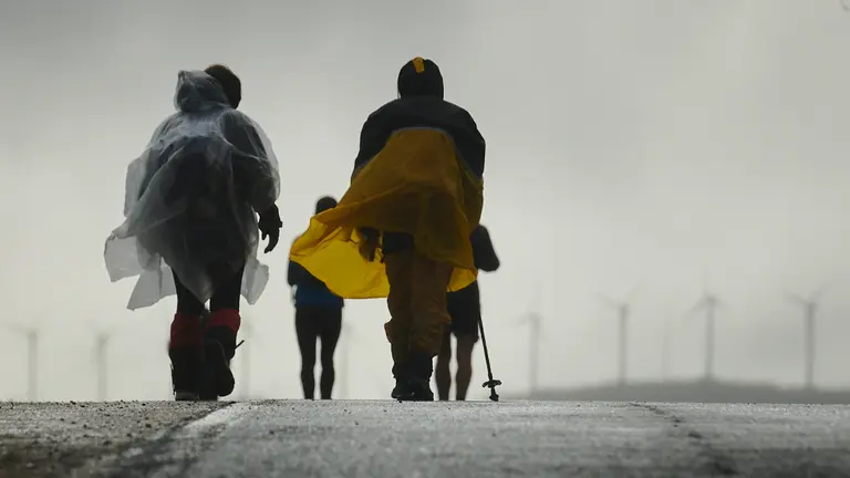 Miles de personas peregrinan a Javier en la primera Javierada de 2020. PABLO LASAOSA
