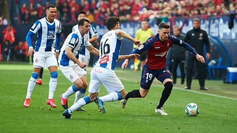 Partido entre Osasuna y RCD Espanyol correspondiente a la jornada 27 jugado en El Sadar de Pamplona. MIGUEL OSÉS