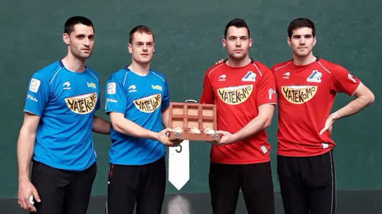 Los cuatro pelotaris protagonistas en el frontón Labrit.@baikopilota.