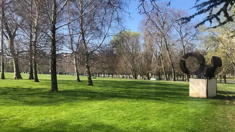 Parque junto a la Ciudadela de Pamplona POLICÍA MUNICIPAL DE PAMPLONA